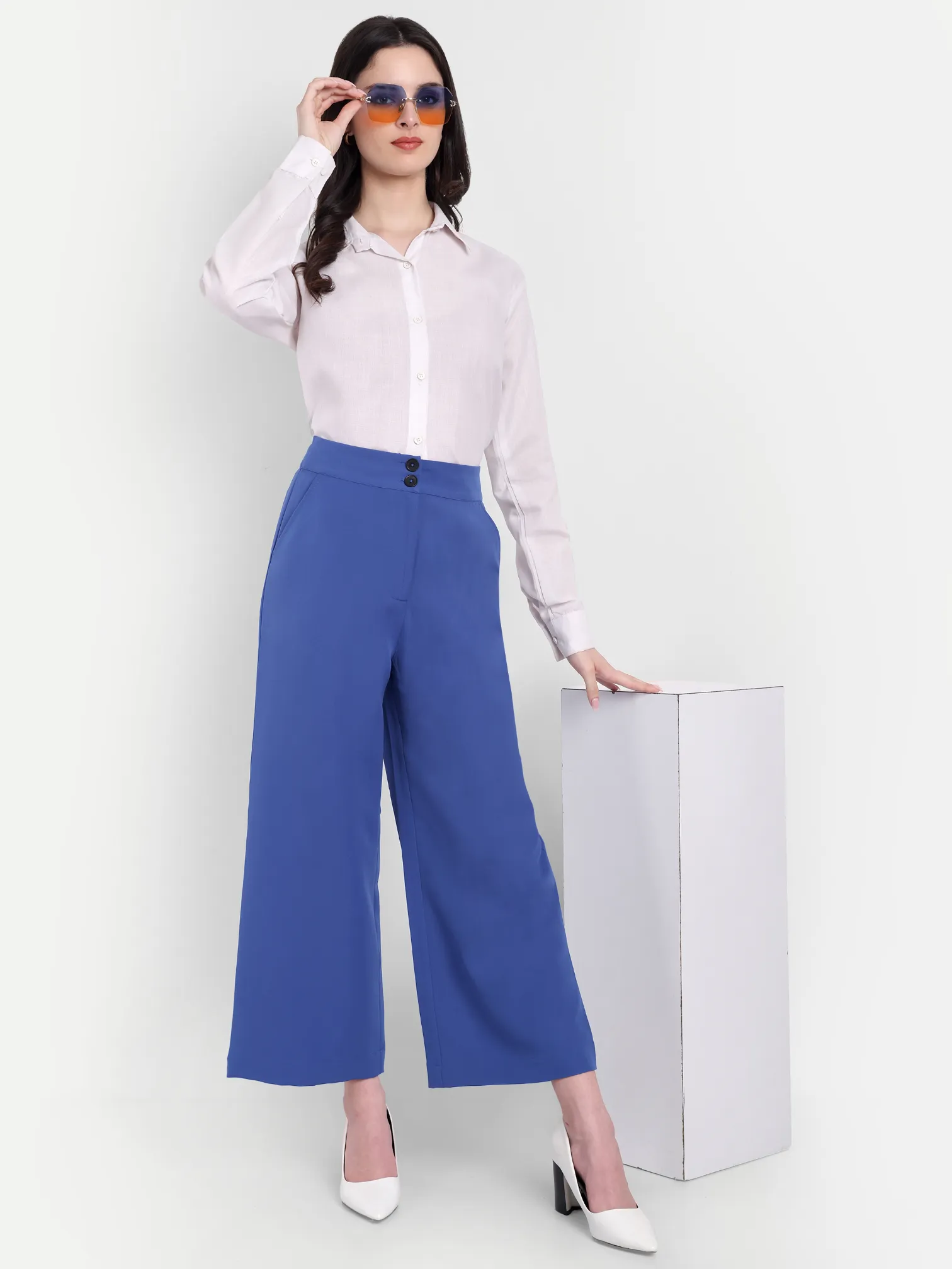 ecomm female shoot